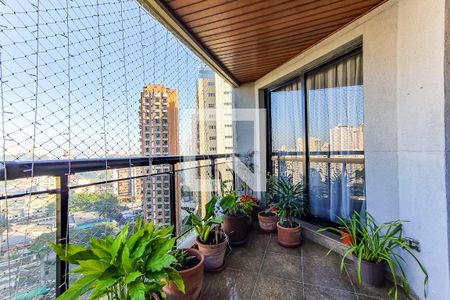 Apartamento à venda com 170m², 4 quartos e 4 vagas Apartamento à venda com 170m², 4 quartos e 4 vagasVaranda
