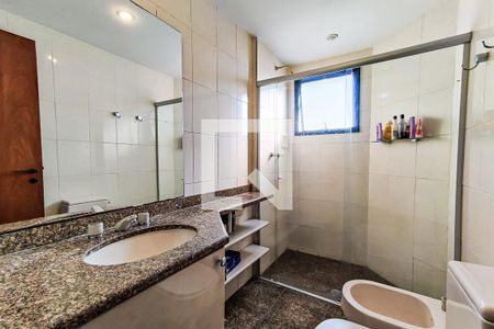 Apartamento à venda com 170m², 4 quartos e 4 vagas Apartamento à venda com 170m², 4 quartos e 4 vagasBanheiro da Suíte 01