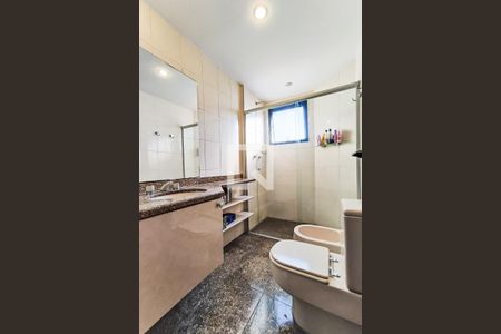 Apartamento à venda com 170m², 4 quartos e 4 vagas Apartamento à venda com 170m², 4 quartos e 4 vagasBanheiro da Suíte 01