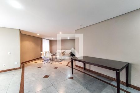 Apartamento à venda com 170m², 4 quartos e 4 vagas Apartamento à venda com 170m², 4 quartos e 4 vagasÁrea Comum - Salão de Festas