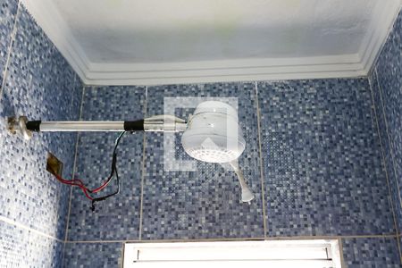 Banheiro de casa para alugar com 1 quarto, 32m² em Jardim Oliveiras, Taboão da Serra