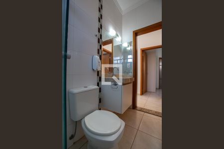 Banheiro social de apartamento para alugar com 2 quartos, 62m² em Jardim Botânico, Ribeirão Preto