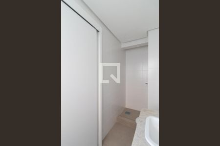 Banheiro de apartamento à venda com 2 quartos, 143m² em Menino Deus, Porto Alegre