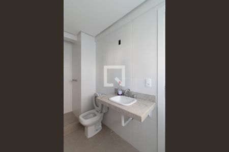 Banheiro de apartamento à venda com 2 quartos, 143m² em Menino Deus, Porto Alegre