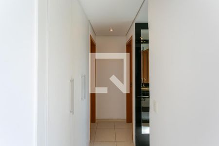 Corredor de apartamento à venda com 2 quartos, 70m² em Lourdes, Belo Horizonte