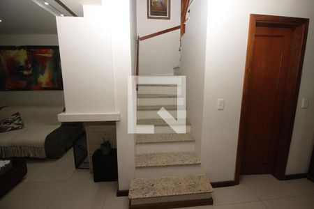Sala de casa de condomínio à venda com 4 quartos, 238m² em Hípica, Porto Alegre