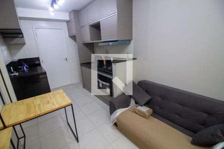 Sala de kitnet/studio para alugar com 1 quarto, 26m² em Jardim Caravelas, São Paulo
