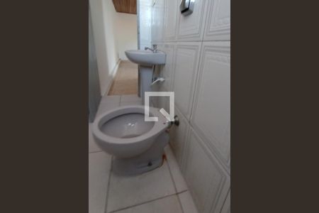 Banheiro de casa para alugar com 1 quarto, 80m² em Vila Nhocuné, São Paulo