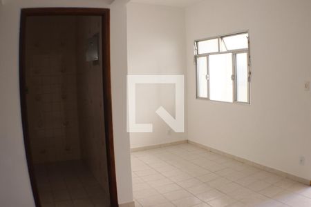 Sala de casa para alugar com 1 quarto, 50m² em Curicica, Rio de Janeiro