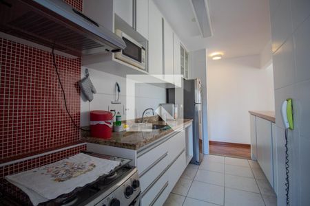 Cozinha de apartamento à venda com 2 quartos, 90m² em Real Parque, São Paulo