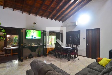 Sala de casa à venda com 2 quartos, 140m² em Mato Grande, Canoas