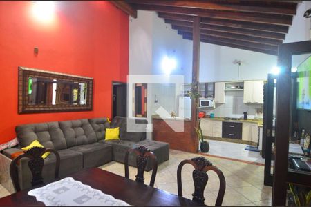 Sala de casa à venda com 2 quartos, 140m² em Mato Grande, Canoas