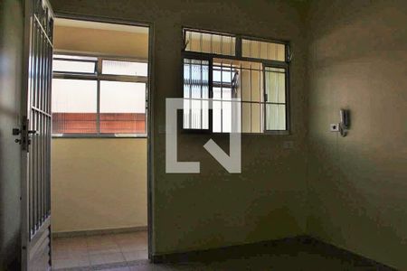 Sala de apartamento para alugar com 2 quartos, 60m² em Jardim Gonçalves, Itaquaquecetuba