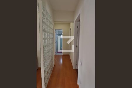 Corredor de apartamento para alugar com 3 quartos, 81m² em Sumaré, São Paulo