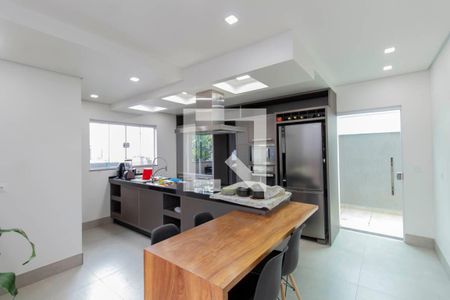 Casa para alugar com 300m², 3 quartos e 6 vagas Casa para alugar com 300m², 3 quartos e 6 vagasCozinha