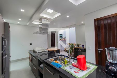 Casa para alugar com 300m², 3 quartos e 6 vagas Casa para alugar com 300m², 3 quartos e 6 vagasCozinha