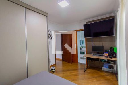 Suíte 1 de casa para alugar com 3 quartos, 300m² em Vila Marieta, São Paulo