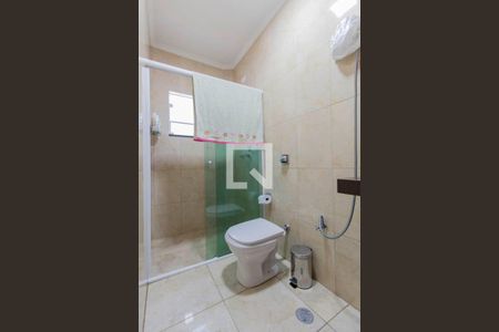 Casa para alugar com 300m², 3 quartos e 6 vagas Casa para alugar com 300m², 3 quartos e 6 vagasBanheiro Suíte 2