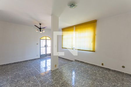 893704697 de casa para alugar com 3 quartos, 120m² em Fonseca, Niterói