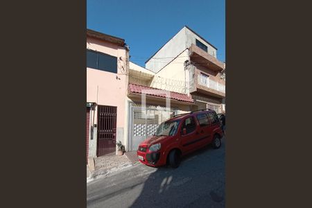 Casa à venda com 250m², 3 quartos e 6 vagas Casa à venda com 250m², 3 quartos e 6 vagasFachada