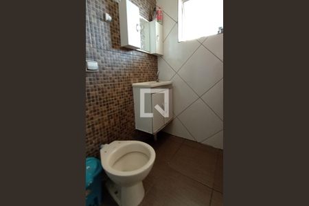 Casa à venda com 250m², 3 quartos e 6 vagas Casa à venda com 250m², 3 quartos e 6 vagasBanheiro Suíte