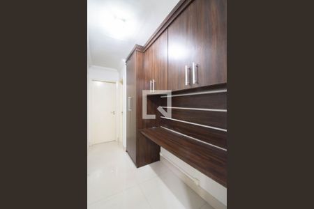 Corredor de apartamento para alugar com 3 quartos, 90m² em Vila Lanzara, Guarulhos