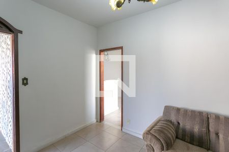 Sala de casa para alugar com 4 quartos, 180m² em Alípio de Melo, Belo Horizonte