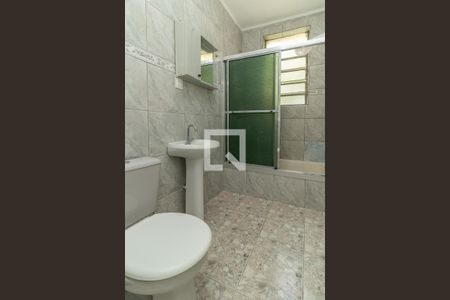 Banheiro de apartamento à venda com 1 quarto, 35m² em São João, Porto Alegre