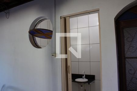 Lavabo de casa para alugar com 2 quartos, 80m² em Maria Helena, Belo Horizonte