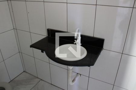 Lavabo de casa para alugar com 2 quartos, 80m² em Maria Helena, Belo Horizonte