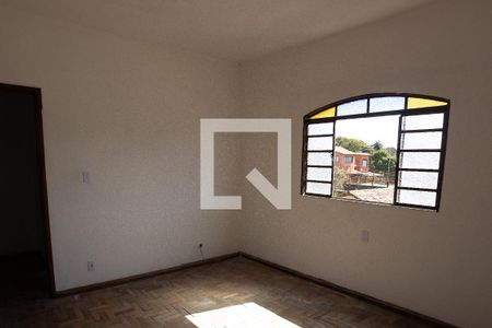 Quarto 1 de casa para alugar com 2 quartos, 80m² em Maria Helena, Belo Horizonte