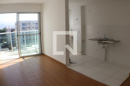 Sala de apartamento para alugar com 2 quartos, 50m² em Pechincha, Rio de Janeiro