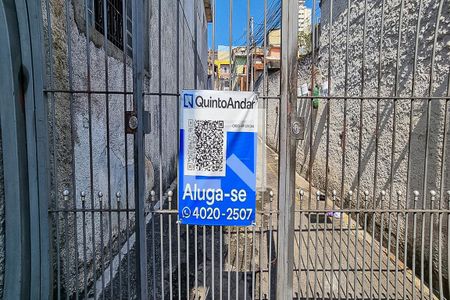 Casa à venda com 85m², 2 quartos e sem vaga Casa à venda com 85m², 2 quartos e sem vagaFachada do condomínio com Plaquinha