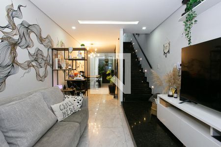 Sala de casa à venda com 3 quartos, 125m² em Vila Carrão, São Paulo