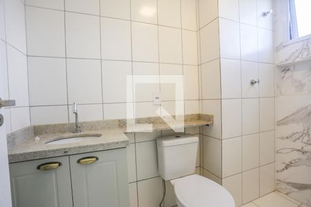 Banheiro de apartamento à venda com 1 quarto, 28m² em Vila Butantã, São Paulo