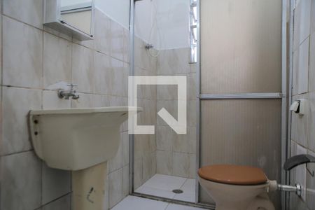 Banheiro de kitnet/studio para alugar com 1 quarto, 21m² em Boqueirão, Santos