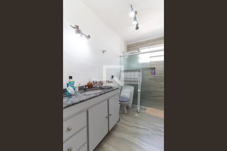 Banheiro  de apartamento à venda com 2 quartos, 72m² em Cambuci, São Paulo