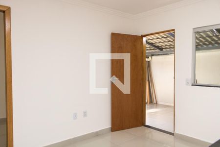 Sala de casa para alugar com 2 quartos, 58m² em Vila Alvorada, Goiânia