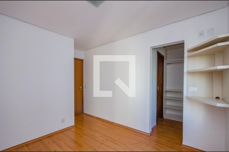 Quarto 1 de apartamento para alugar com 2 quartos, 60m² em Belvedere, Belo Horizonte