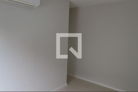 Quarto 1 de apartamento para alugar com 2 quartos, 65m² em Taquara, Rio de Janeiro