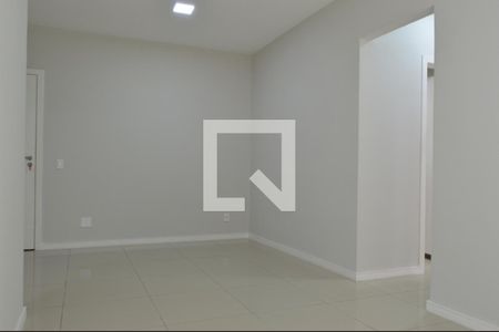 Sala de apartamento para alugar com 2 quartos, 65m² em Taquara, Rio de Janeiro