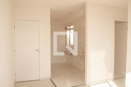 Sala de apartamento para alugar com 2 quartos, 42m² em Cerâmica, Nova Iguaçu