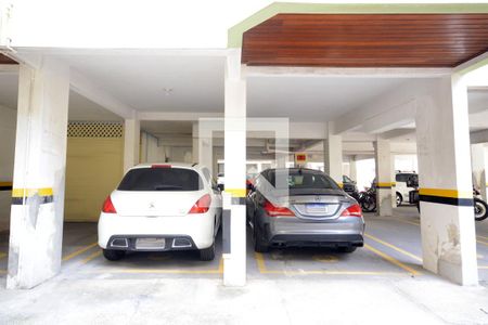 Garagem de apartamento para alugar com 3 quartos, 105m² em Coloninha, Florianópolis