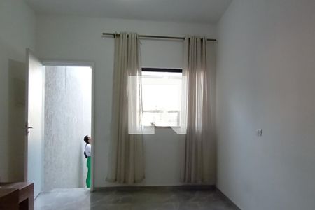 Sala de casa à venda com 2 quartos, 80m² em Jardim Eliane, São Paulo