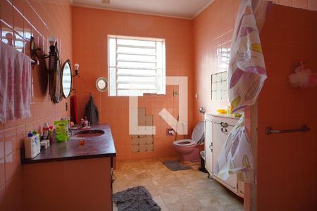 Banheiro de casa à venda com 5 quartos, 370m² em Três Figueiras, Porto Alegre