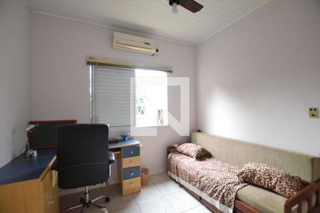 Quarto 2 de casa à venda com 3 quartos, 120m² em Cavalhada, Porto Alegre