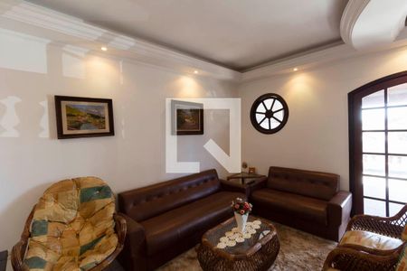 Sala de casa para alugar com 3 quartos, 210m² em Vila Mesquita, São Paulo