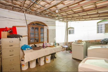 Casa à venda com 180m², 4 quartos e 2 vagas Casa à venda com 180m², 4 quartos e 2 vagasÁrea de Serviço