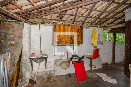 Casa à venda com 180m², 4 quartos e 2 vagas Casa à venda com 180m², 4 quartos e 2 vagasÁrea de Serviço