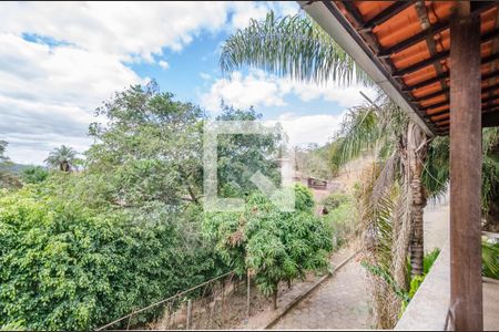 Casa à venda com 180m², 4 quartos e 2 vagas Casa à venda com 180m², 4 quartos e 2 vagasVaranda da Sala 4